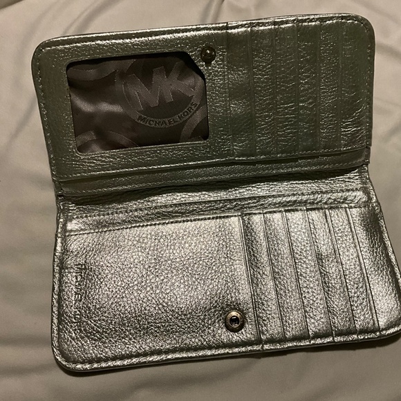 Michael Kors Silver Sequin Clutch/Wristlet/Wallet - Good Condition - 7 inches - Picture 2 of 6